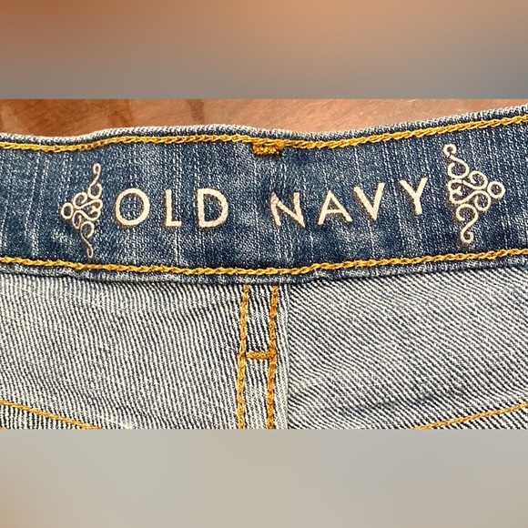 Old Navy Blue Medium Wash Pockets Cut Off Denim Blue Jean Shorts Size 12 - Picture 7 of 10